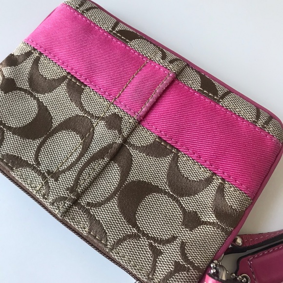 Coach Signature Jacquard Patent Leather Monogram Wristlet, Y2K / Vintage - Picture 13 of 16